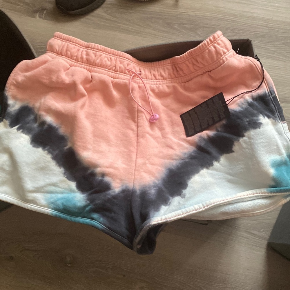 Forever 21 shorts size medium new with tags